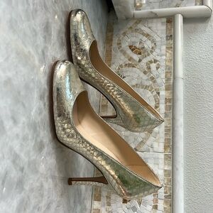 Kate Spade Gold Snakeskin style Pumps, size 6B